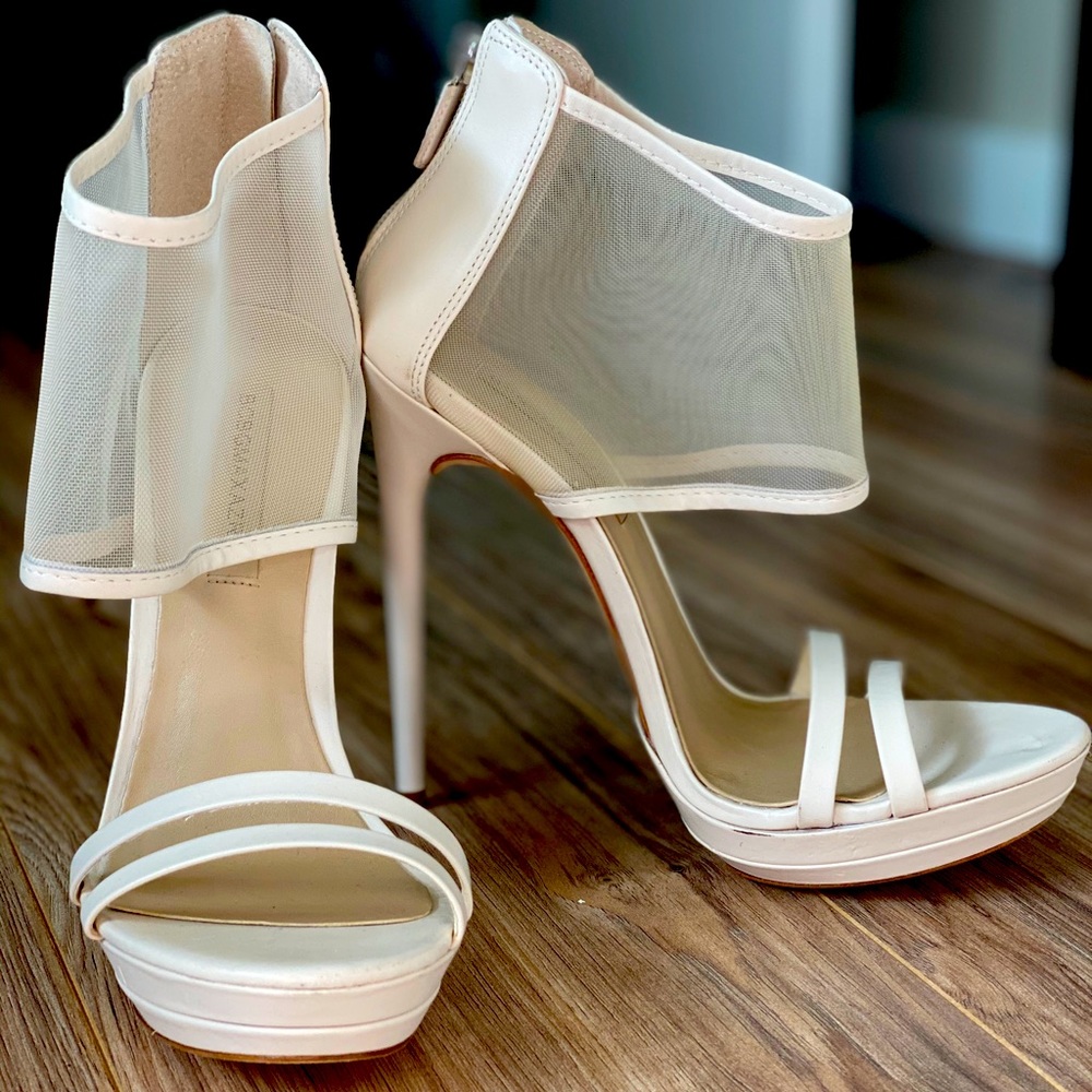 LIKE NEW BCBGMaxAzria Ferned Stiletto Heels